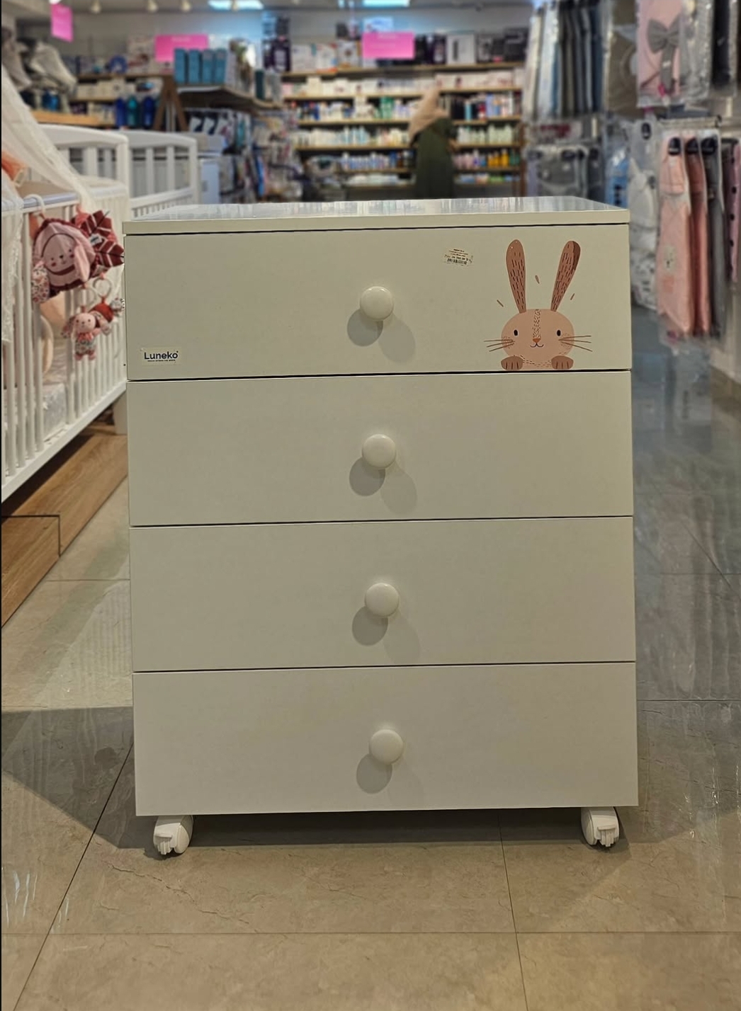 Commode Luneko à 4 tiroirs